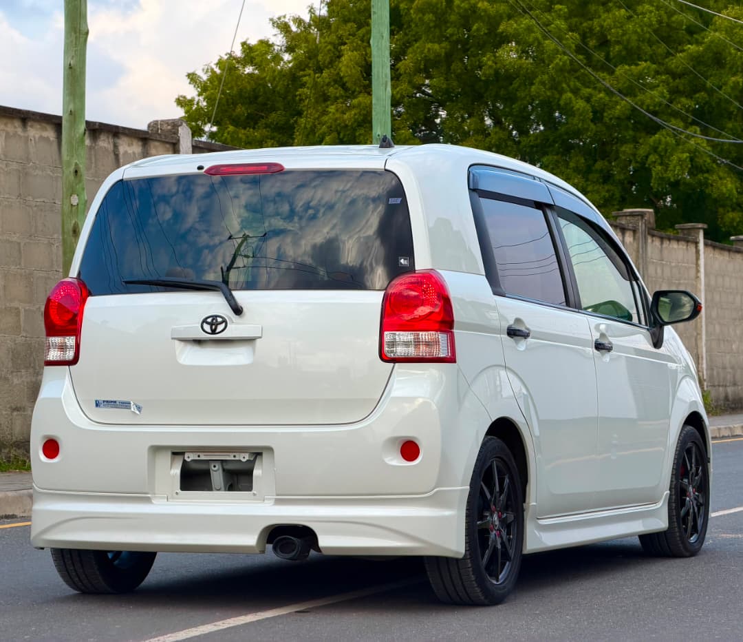 Toyota Porte thumbnail 3